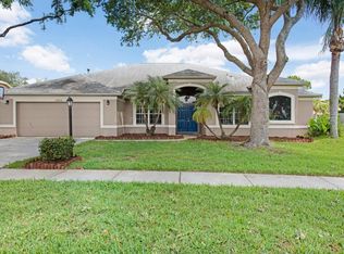 2662 Lowell Cir, Melbourne, FL 32935