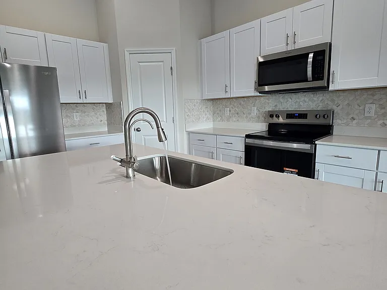 1728 Vanilla St — Photo 6