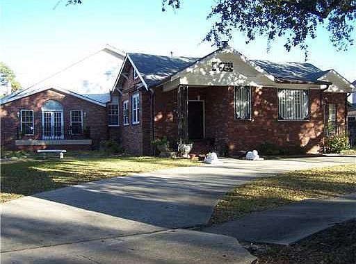 1st image of 2825 Saint Bernard Ave