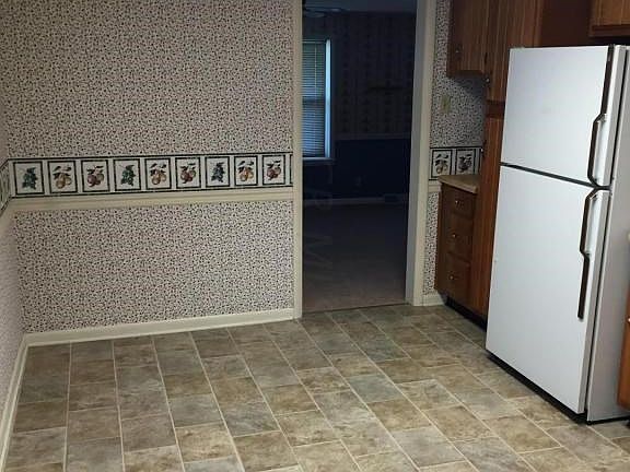 3rd image of 39 Wilwood Ave
