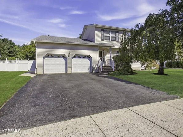 19 Fella Street, Howell, NJ 07731