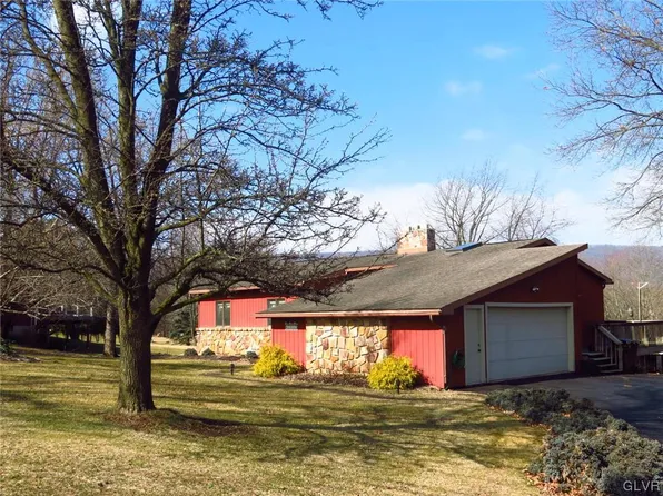 2617 Scout House Rd, Slatington, PA 18080