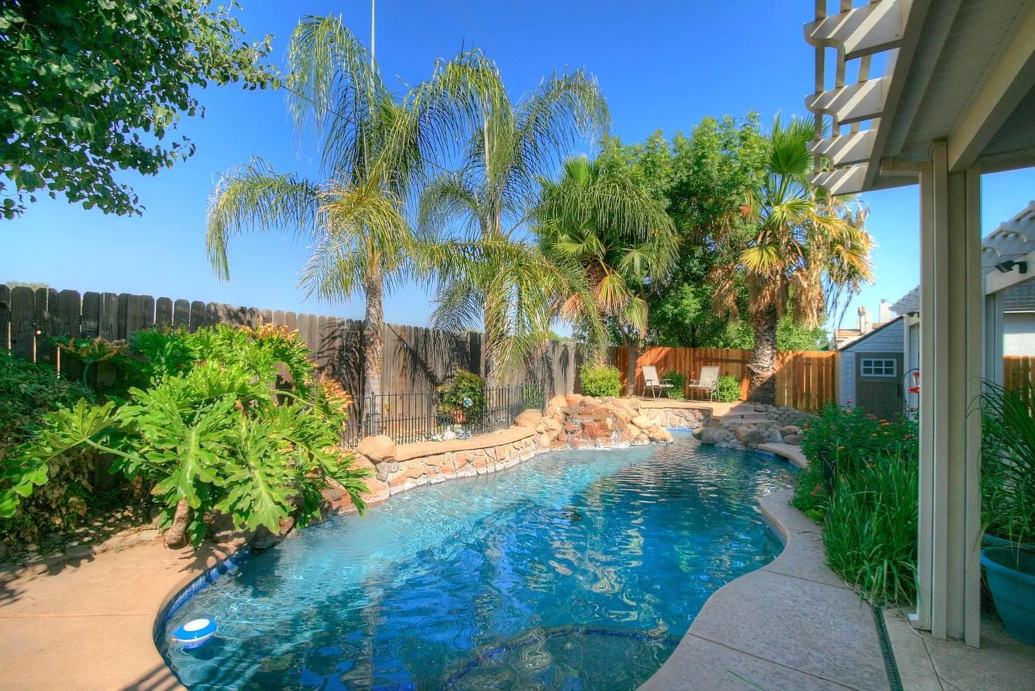 872 Tartan Ct photo 1