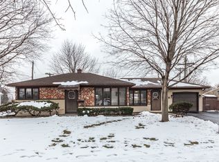 2702 Hawk Ln, Rolling Meadows, IL 60008