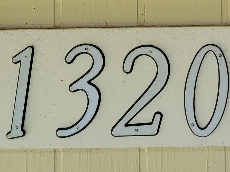 Address of duplex easily visible for emergency services.