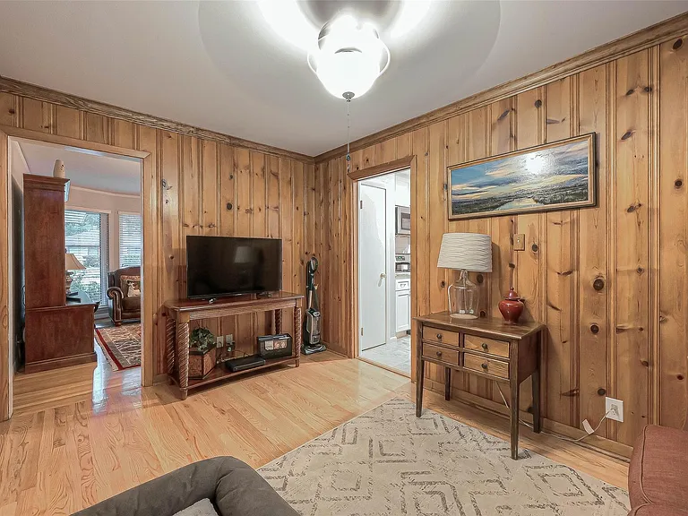 6414 Pineshade Ln — Photo 14