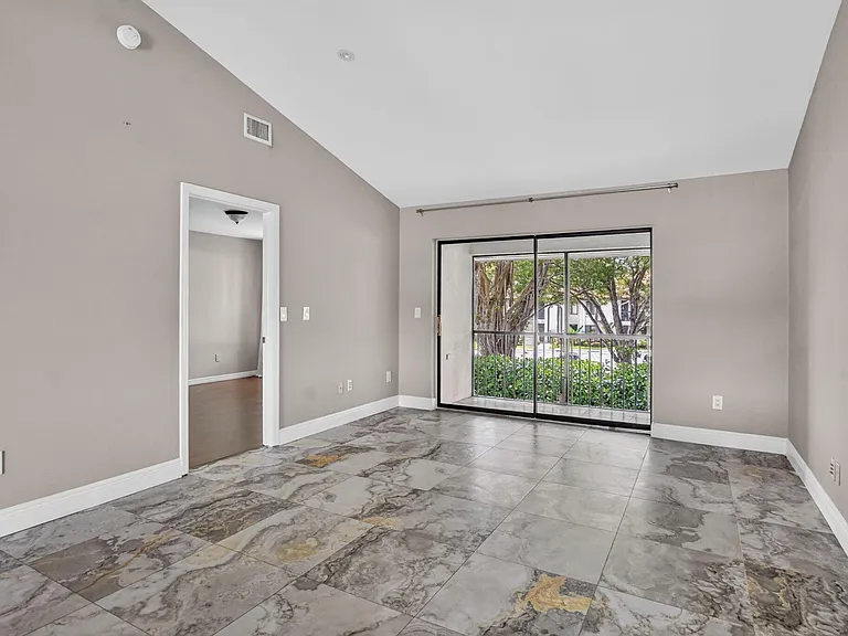 301 Club Cir #208 — Photo 13