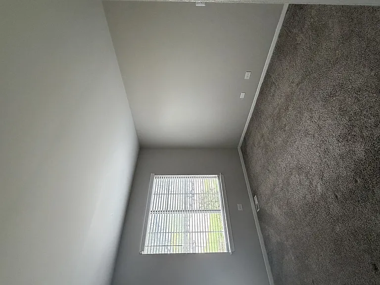 Savannah Trace Apartments — Photo 40
