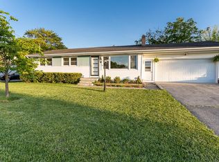 426 Grandview Ave, Spring Lake, MI 49456