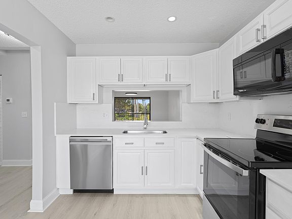 5th image of 350 Club Cir APT 208