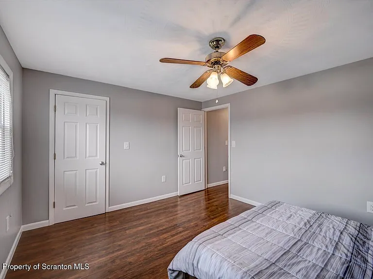 2725 Cedar Ave — Photo 18