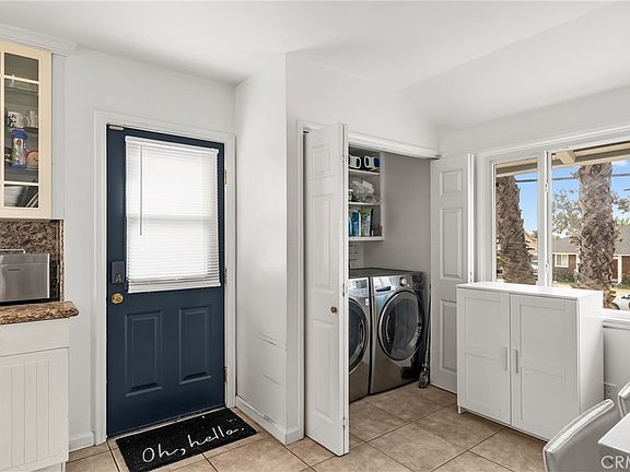 3rd image of 1912 N Kenneth Rd