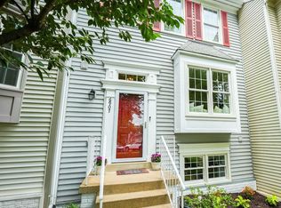 6907 Compton Ln, Centreville, VA 20121