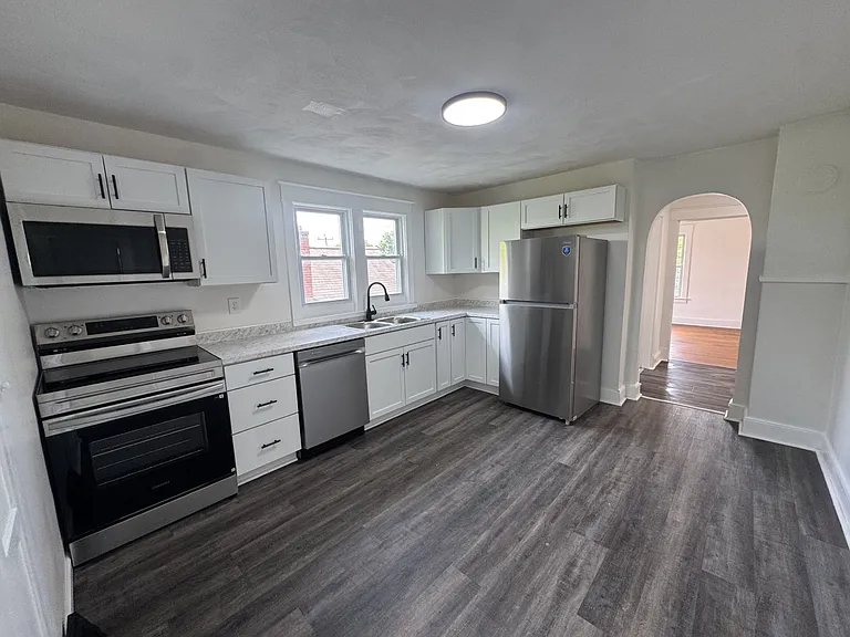 36 Zoa Ave #2 — Photo 2
