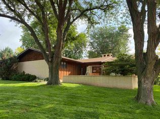 12 Sioux Ln, Kearney, NE 68847