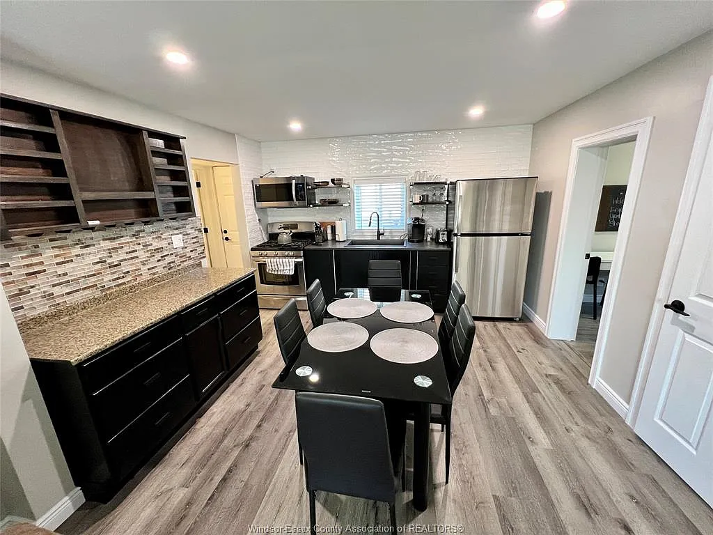3 bed, $759 — Photo 4