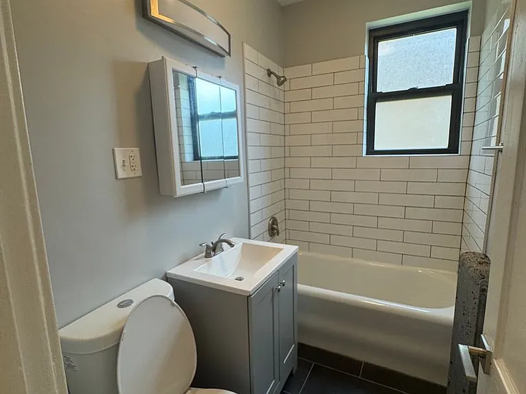 605 Hinman — Photo 62