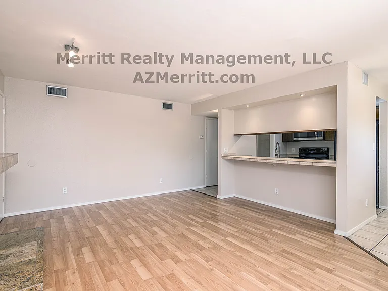 1646 N Mountain View Ave — Photo 9