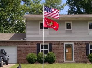 1712 W Sunset Dr, Carbondale, IL 62901