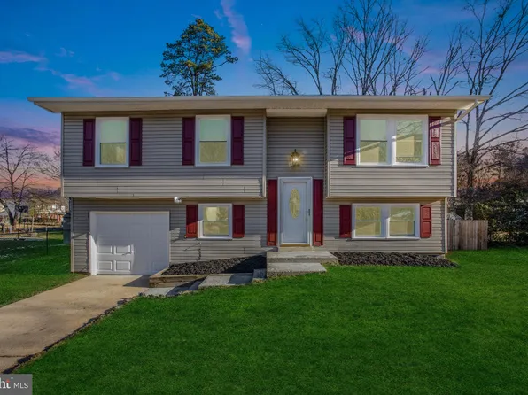 775 University Dr, Waldorf, MD 20602