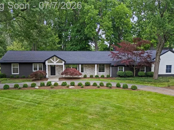 5671 Shadow Ln, Bloomfield Hills, MI 48302
