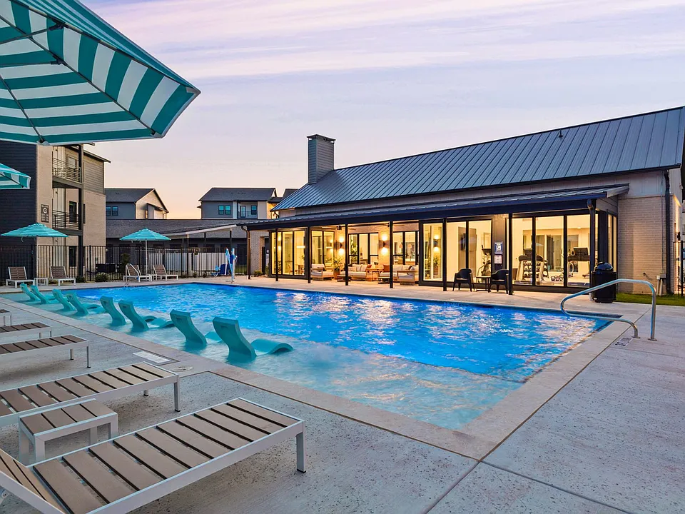 Stone Creek Flats - Brand New Apartments in Sherman, Texas