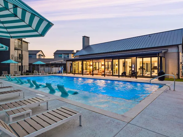 Stone Creek Flats - Brand New Apartments in Sherman, Texas