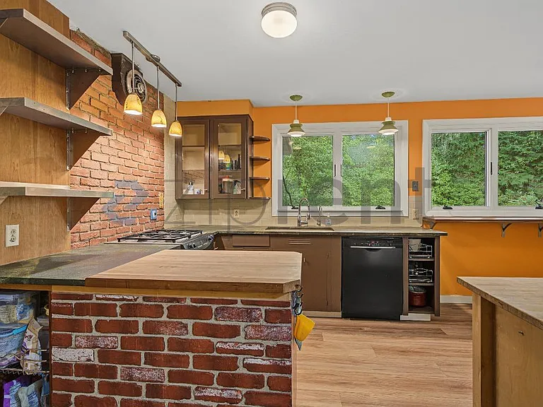 920 SW Stephenson Ct — Photo 17