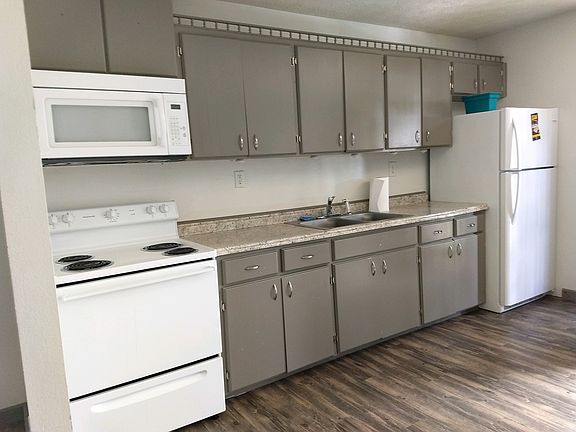 4th image of 4382 Kelly Ave