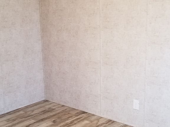 4th image of 709 2nd St NE Trlr 26