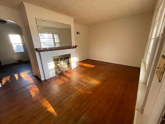 5th image of 2511 N Hilltop Ct
