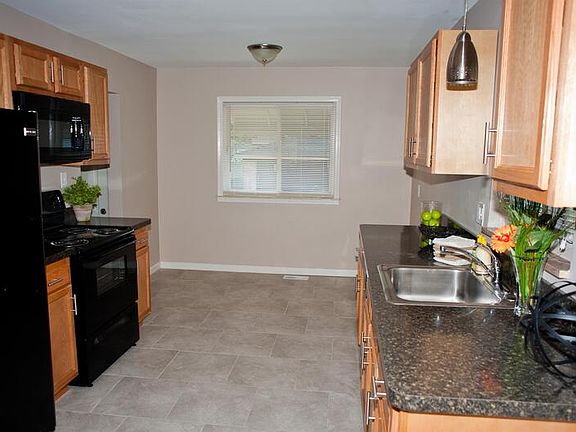 5th image of 33231 Sheridan St