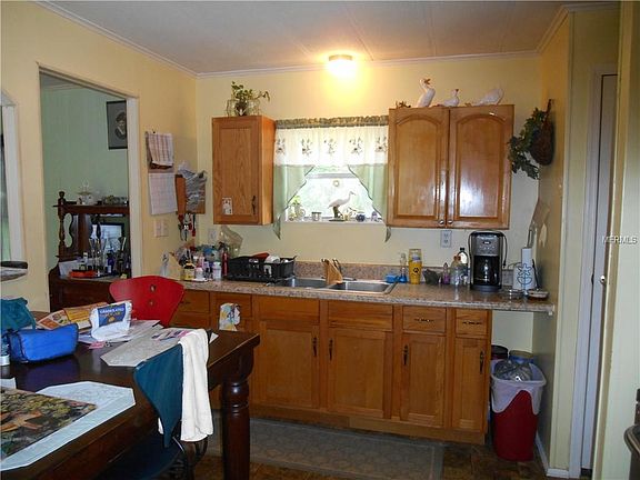 4th image of 136 Robinhood Dr