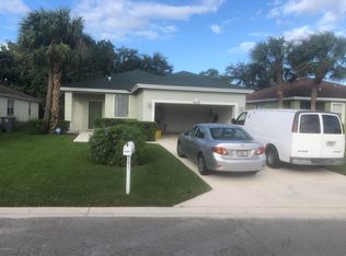 1020 Park Hill Dr, Haverhill, FL 33417