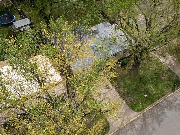 4th image of 422 Wire Ave