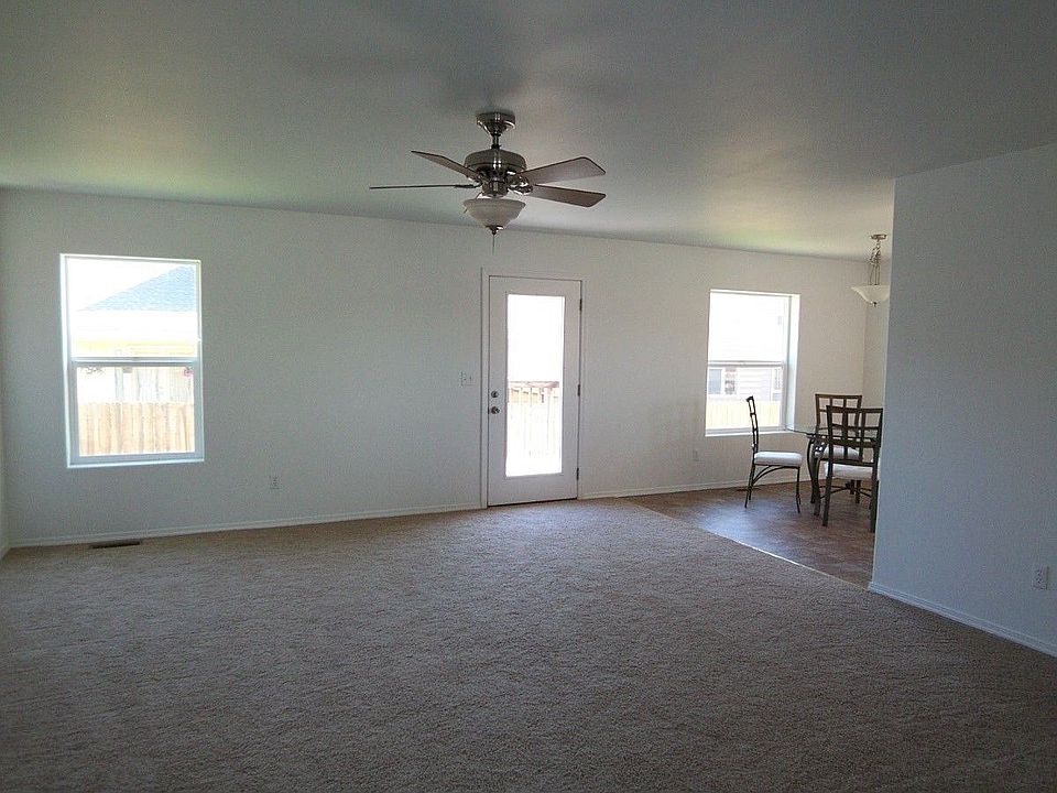 2nd image of 1021 Heritage Loop