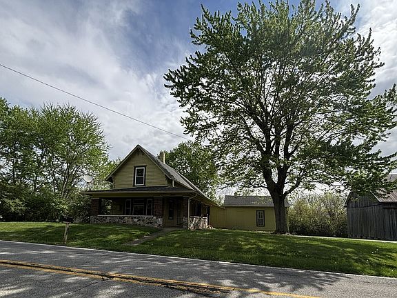 3rd image of 2661 Senour Rd
