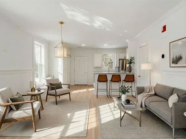 6 Honora Ln, Bourne, MA 02532