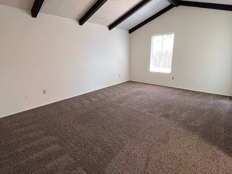 1322 Rose Ave — Photo 5