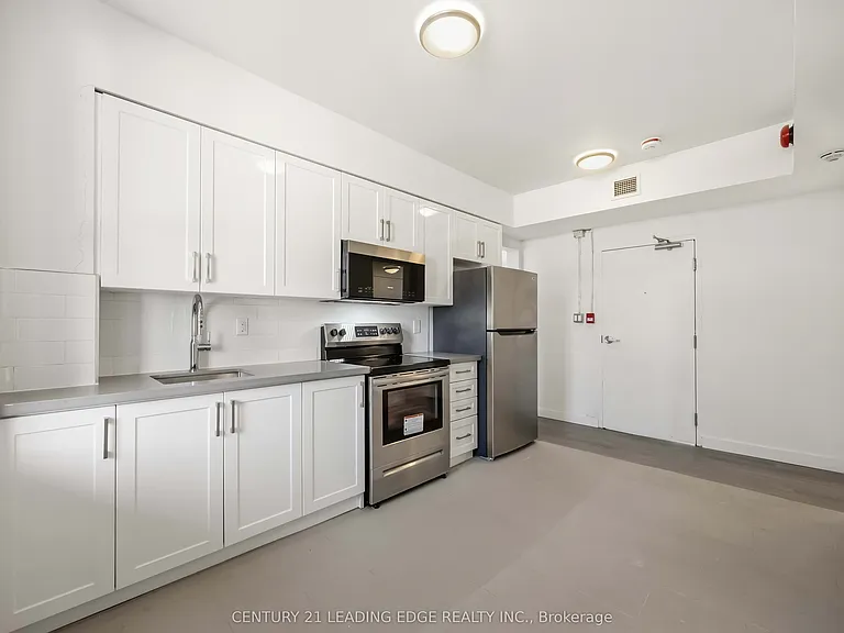 1A Leonard Ave #1 — Photo 6