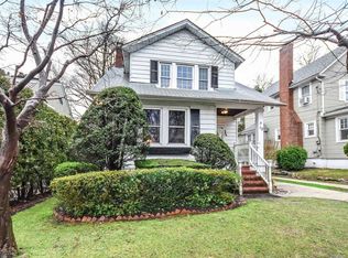 73 Bar Beach Rd, Port Washington, NY 11050