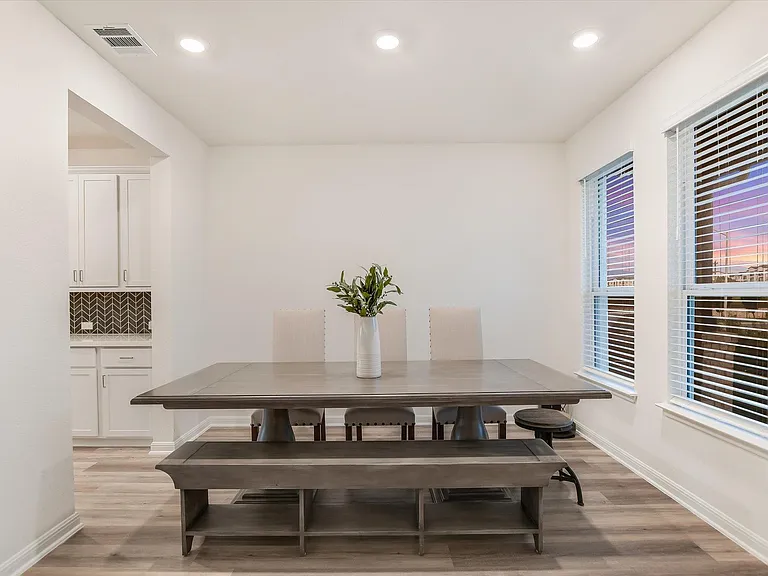 737 Leeward Pass — Photo 7