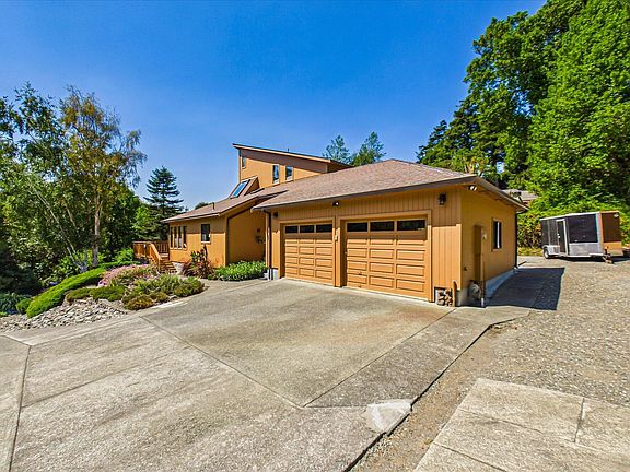 5th image of 2385 Drake Hill Rd