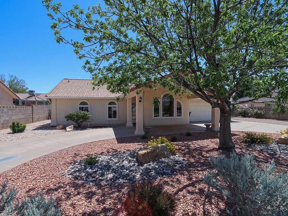 1st image of 1740 Tamarisk Dr