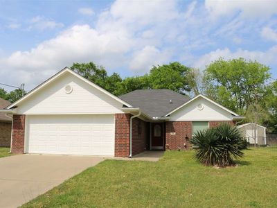 109 W Reynolds St, White Oak, TX, 75693