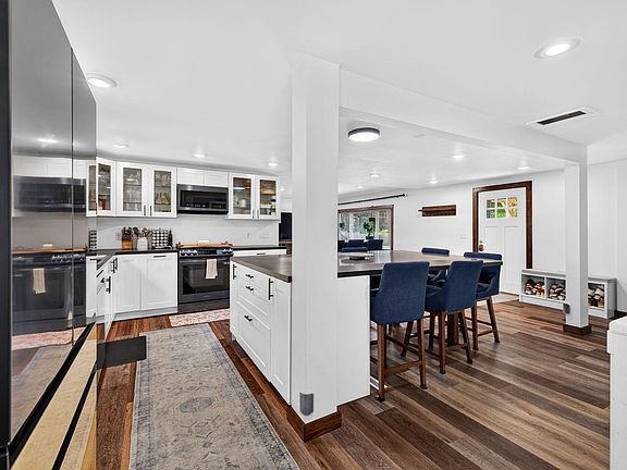 5th image of 75 Elliott St