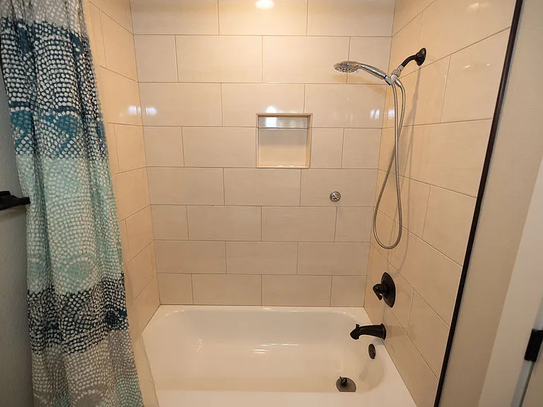231 N Guilford Dr — Photo 18
