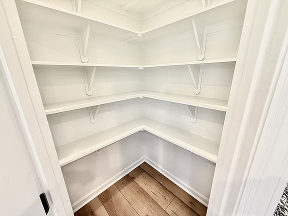 2nd image of 16541 Aspen Ln