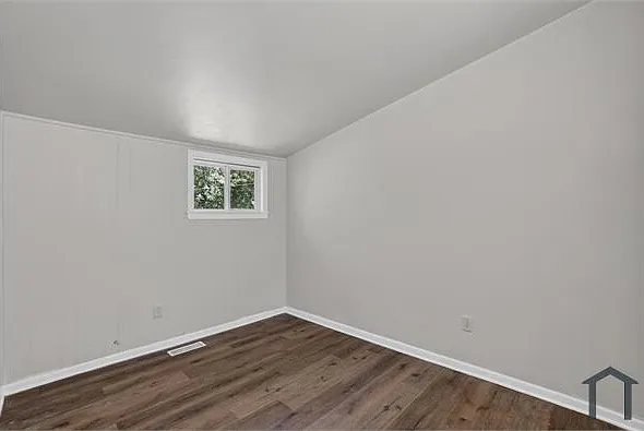 2280 Roosevelt Pl — Photo 14