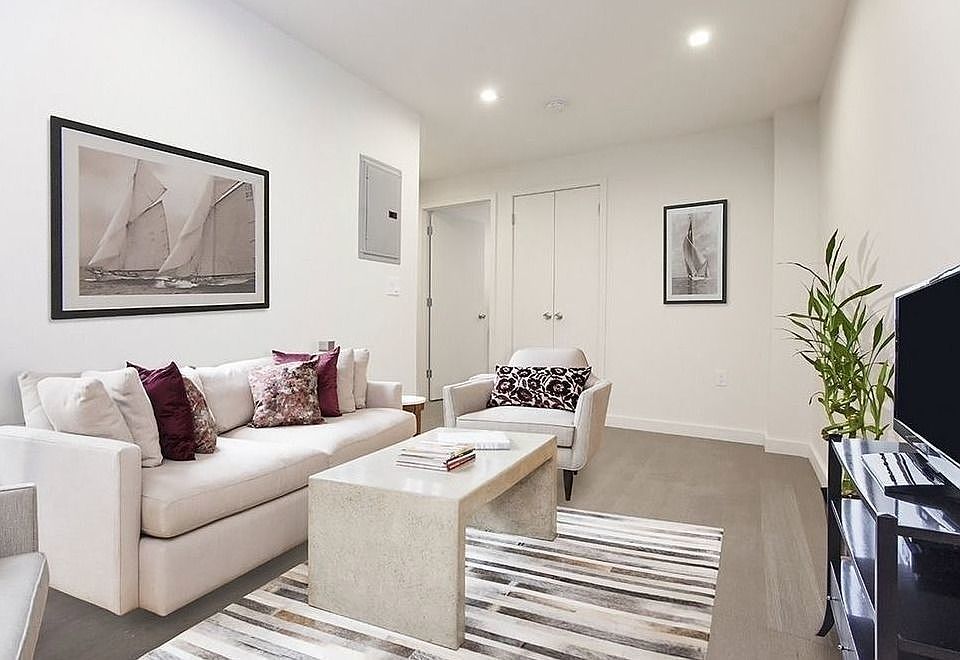 1st image of 316 W 39th St #1W
